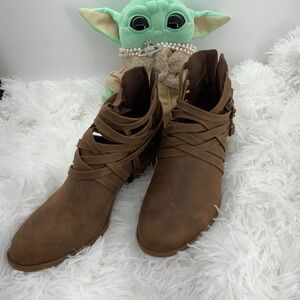 Fergalicious FERGIE Women's Paisley Strappy Ankle Boot Brown 9